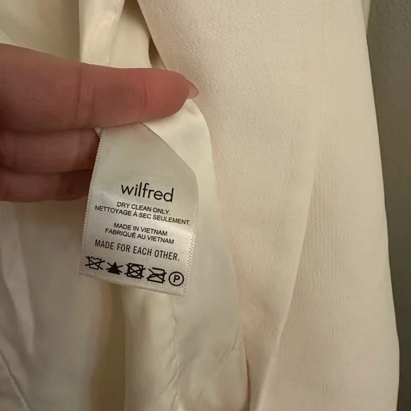 EUC ARITZIA x WILFRED - Generation Blazer Japanese Crepe Blazer, Small - Picture 9 of 12